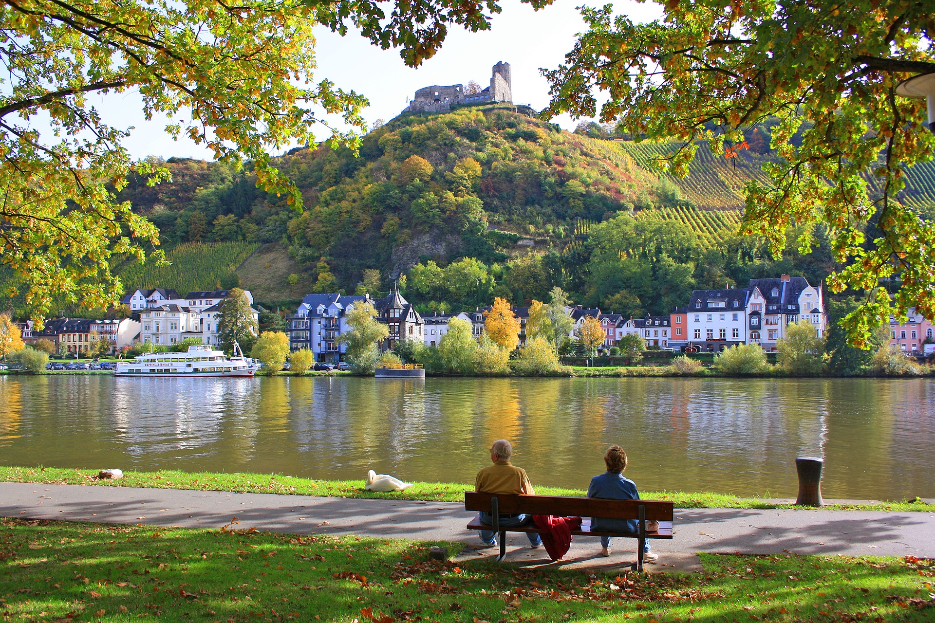 Rund um Bernkastel-Kues entlang der Mosel wandern